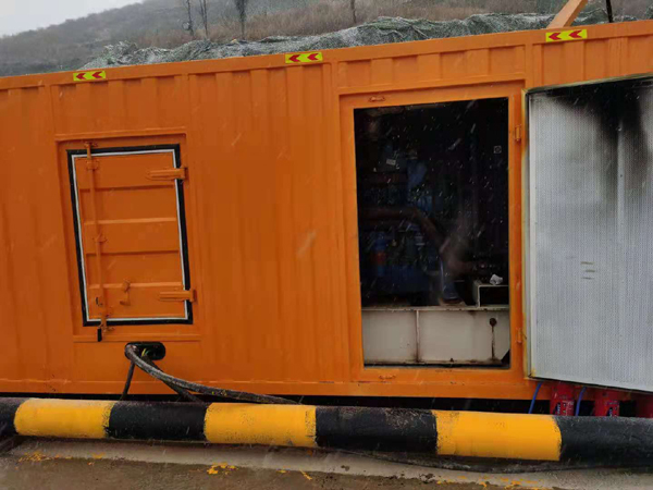 小金发电机出租 柴油发电机组电压低报警怎么办？