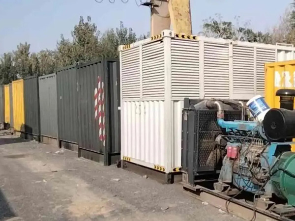 小金200KW柴油发电机机组每小时油耗是多少？